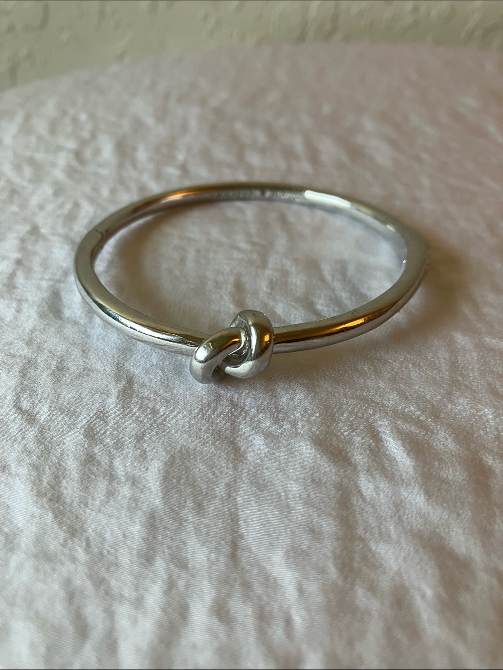 Kate Spade: Silver Tone Sailor’s Knot Hinge Bracelet/Bangle